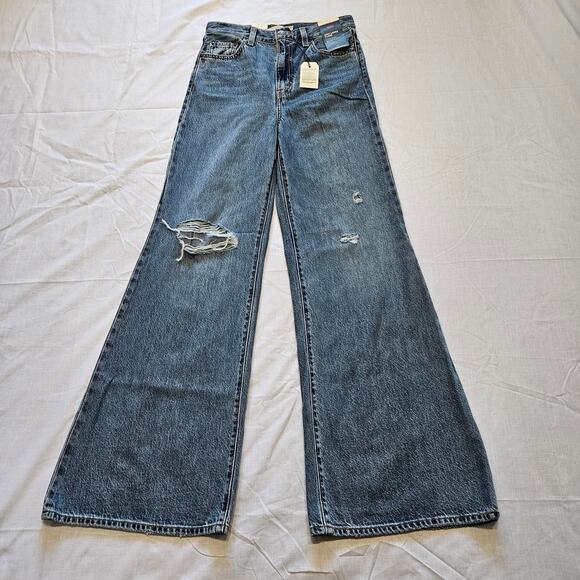 Levi's Denim - Levi's Women's Super High Rise Loose Flare Distressed 26x32
